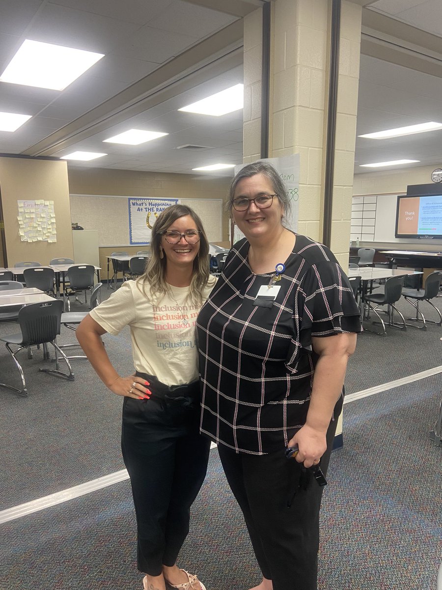 Mrs_Patterson21's tweet photo. When you 7th & 8th grade ELAR teacher is the GT presentation speaker!! @CyFairISD @CyFairGT @BlackBearkats #CyfairPDweek https://t.co/zcYYMEbf8S