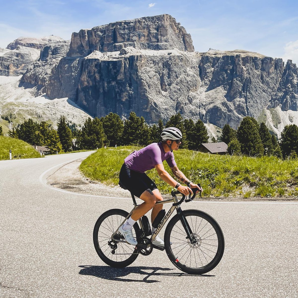 Litespeed_Bike's tweet photo. Michael Eichinger exploring Dolomiti on his Ultimate 🇮🇹🏔😍
#LegendaryTi
#campagnolo https://t.co/7gxDmhLUAZ