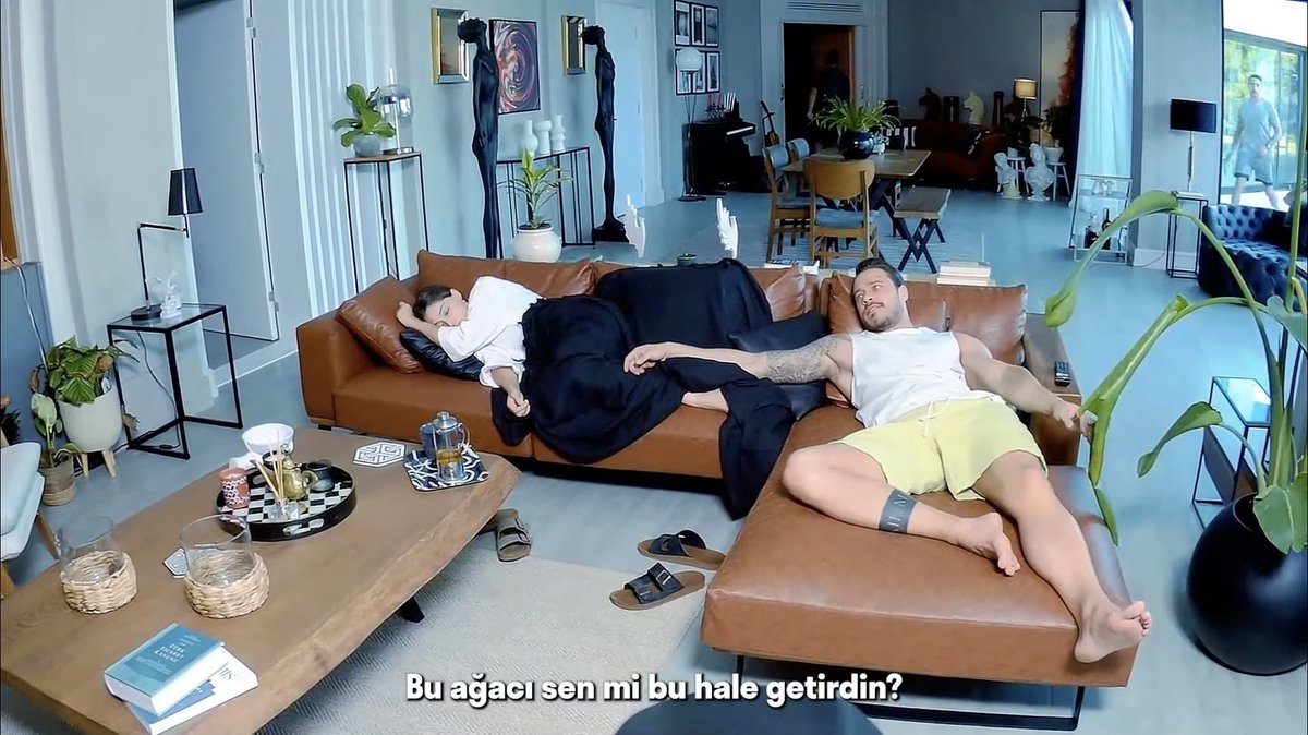 They like sleeping together already 

#SendenDahaGüzel #AşktanKorkma #EfMir