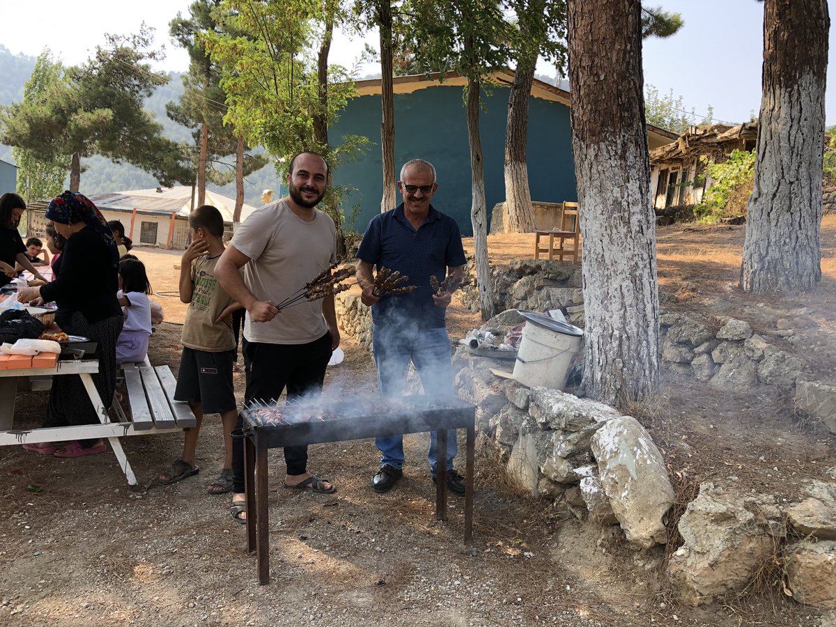 gurYsf's tweet photo. Yardibi Ortaoba İlkokulu ocakbaşı https://t.co/jw2Lhc5b2A