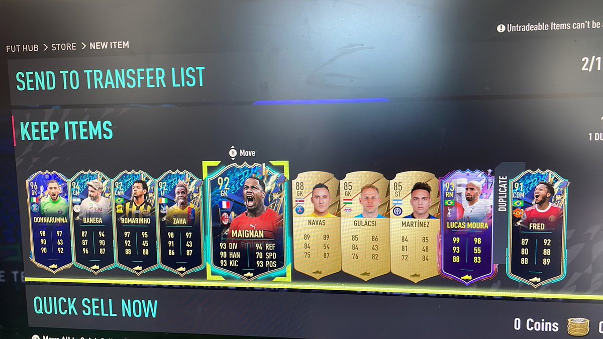 CruyffMoneyMan's tweet photo. @EAHelp I opened my 85x10 and had accidentally sent them to discard pile (hadn't discarded) then I disconnected from FUT and when I came back they weren't there. I then checked the companion app to see them in my quick sell recovery (I have 0 recoveries) https://t.co/lZL5vJuTfA