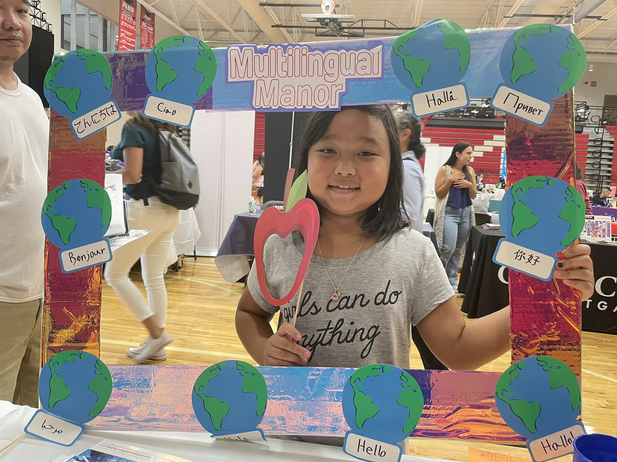 HazelCmtz's tweet photo. Manor ISD resource fair in progress! ¡Estamos listos y emocionados por regresar a la escuela! #MultilingualManor @Bilingual_Manor @WholeChild_MISD https://t.co/lVWGuIHo2f
