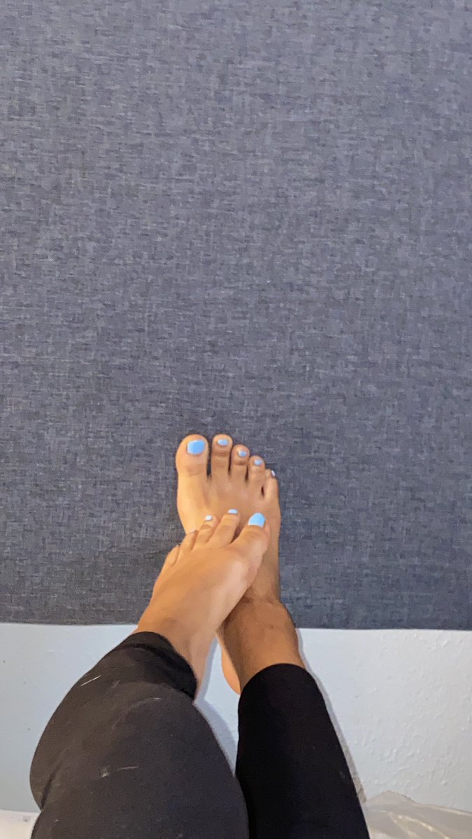 vevovernon's tweet photo. #feetfinder https://t.co/wYZqoZgjbT