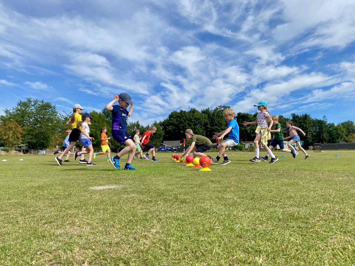 FOBNorthEast's tweet photo. Week 2, Day 2β¦. π€©
New sport games, new skills & great teamwork. Badminton, Dodgeball & Taekwondo/Kickboxing was some of the highlights from todayβs very warm summer club ππ
https://t.co/kiFpCSf7OV
#thisisthelife #northeastholidayclub #fobne #badminton #kickboxing #sunnyday https://t.co/8PW8RqAjxZ