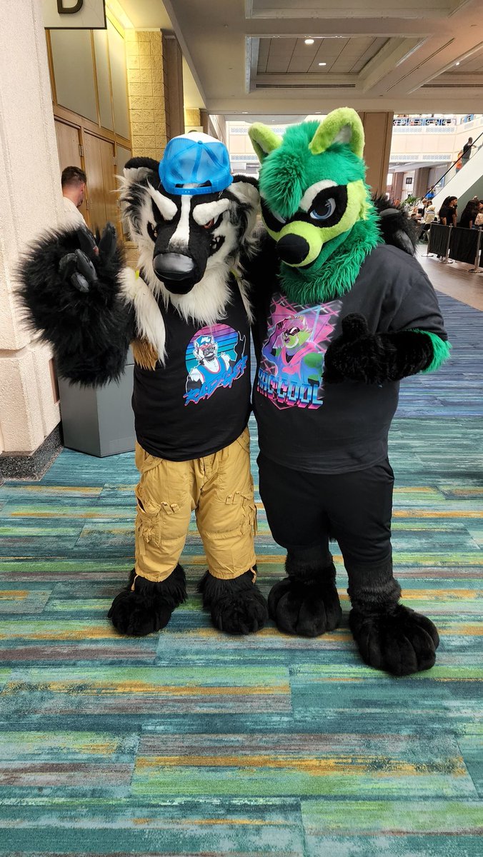 rachetracc's tweet photo. Pic from Tampa Bay Comic Con 2022. Rolled with @RadTalkinRex that day

#furry #fursuit #fursuiter #furryfandom #fursona https://t.co/xSXv4wZbea