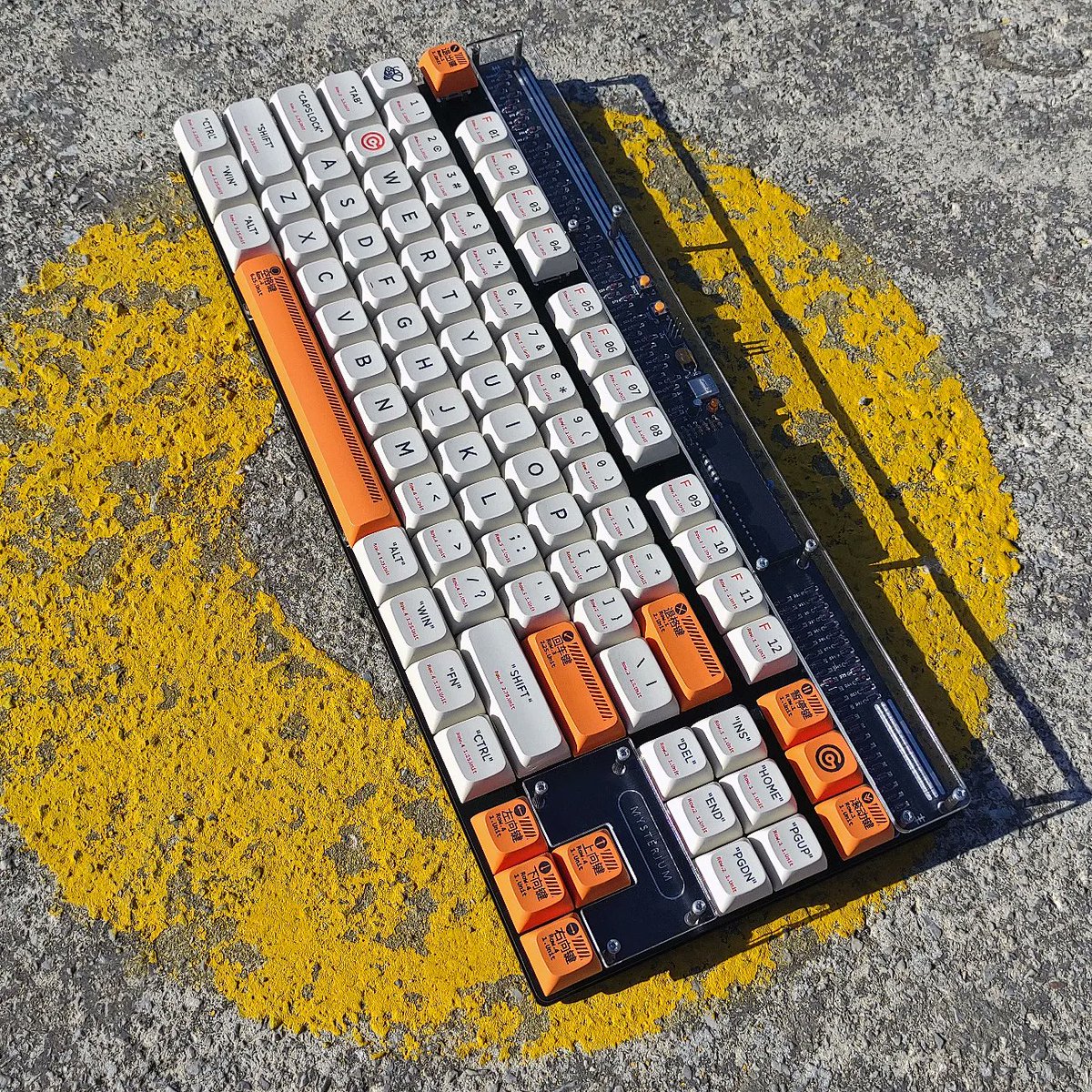 🔸Mysterium board on the ground

#mechanicalkeyboard #keyboard #mechkeyboard #gamingkeyboard #keyboardwireless #keyboards #keeb #keebs #mechanical #rgbkeyboard
