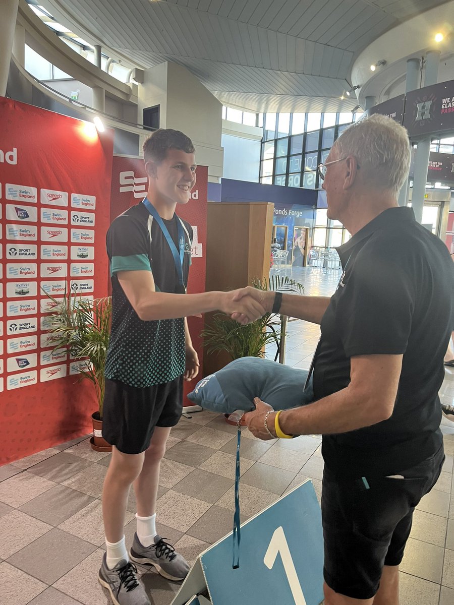 MrHtweeting's tweet photo. @Glos_Swim 🥇 thank you #TeamGCSC for your support of all our swimmers over the last few weeks. Your efforts have been phenomenal! 👏🏻 👏🏻 👏🏻 https://t.co/0ZRoLVLthR