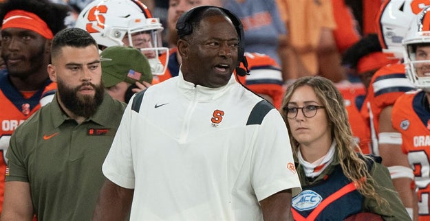 SyracuseOn247's tweet photo. Dino Babers after 1st week of camp: On injured WR Isaiah Jones, OT Enrique Cruz's growth, QB competition: https://t.co/XRooLTZ2DA https://t.co/BZzNn96taI
