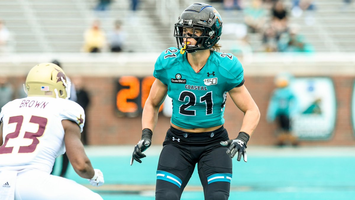 NCAAFNation247's tweet photo. ● LB Spotlight ●

🔓 Breakout Watch

JT Killen - Coastal Carolina

• Killen is a 6'3 Junior who's developed behind some legends at LB for the Chanticleers. 2022 will be his time to shine &amp; I expect him to do so. In his career he has 37 Tackles, 2 Tackles for Loss and 1 FF. https://t.co/zfygzomF1Y