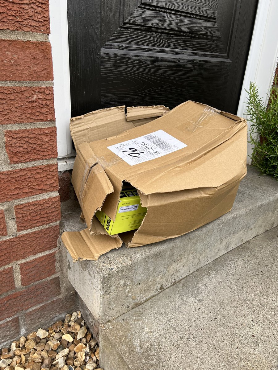 thdevin's tweet image. Rite @DPDgroup_news and @RyobiToolsUK who played football with the box #DPD