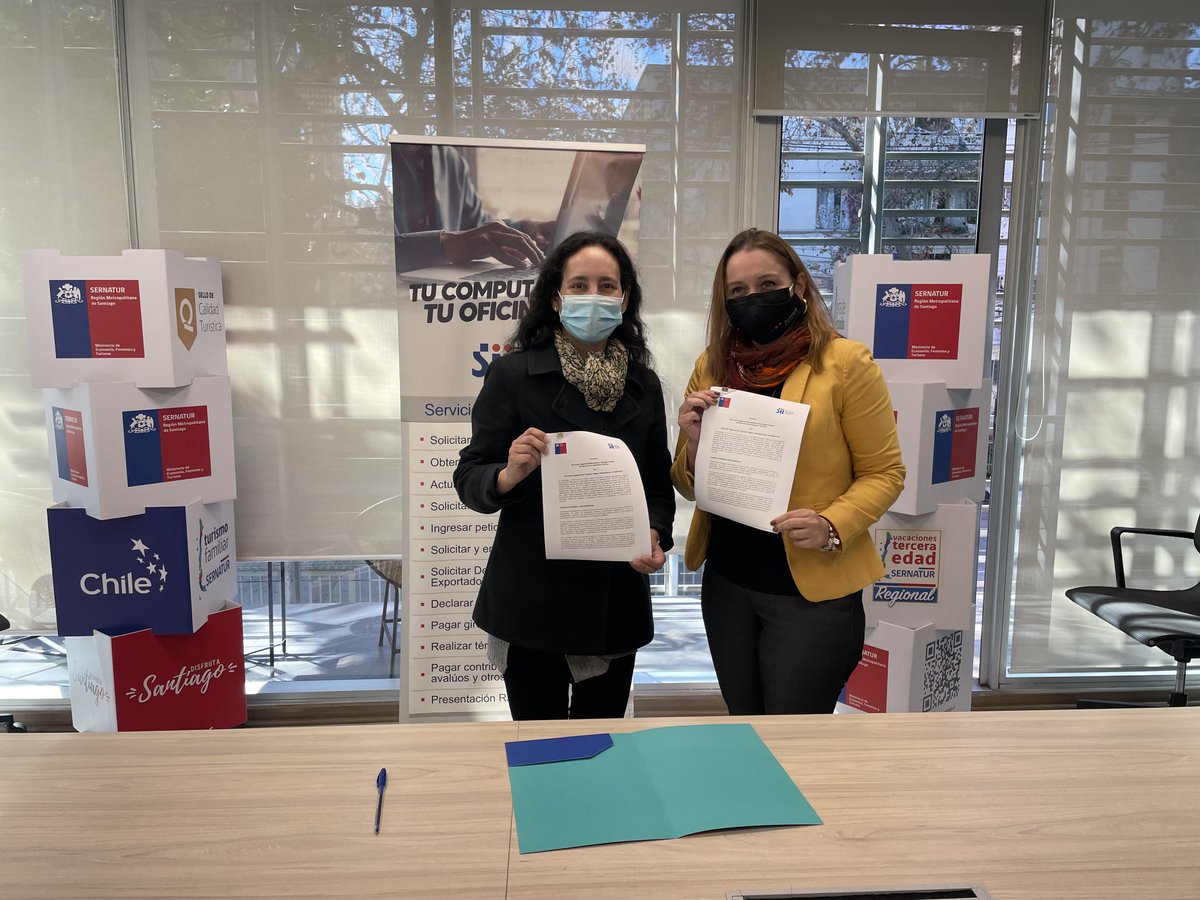 Sernatur_RM's tweet photo. 👏Para apoyar a las pymes y emprendedores del turismo, nuestra Directora de Sernatur RM Alejandra Bravo y la Directora Regional Santiago Poniente del SII @SII_Chile  María José Castillo, 🖊firmaron un convenio para capacitar y resolver los problemas y consultas de la industria🙌 https://t.co/OqhGOy6q82