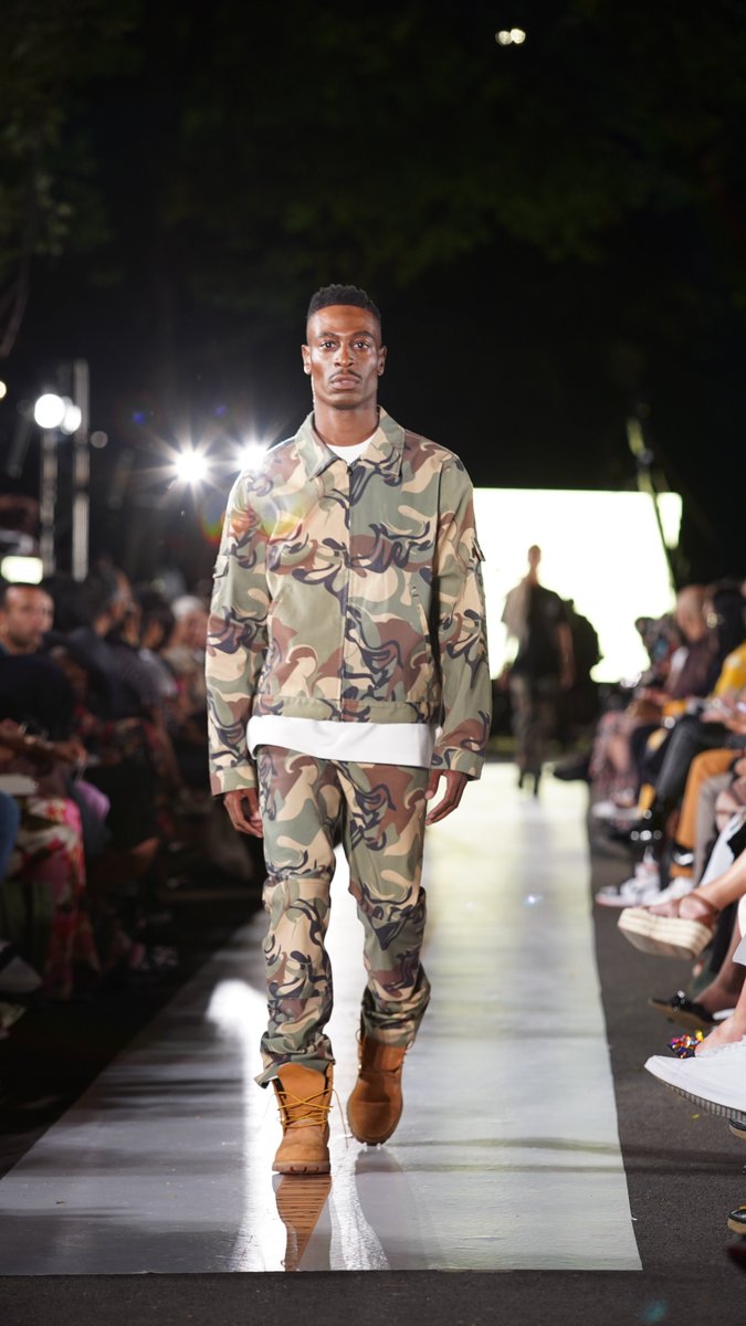 HFRmovement's tweet photo. Let’s take a journey down memory lane!

HFR’s 14th Annual Fashion Show and Style Awards showed collections from these 4 designers:

Harbison Studio by Charles Harbison
Johnathan Hayden
Tier NYC
June79 NYC by Shawn Pean

#NYFW #NYFW2022 #HARBISON #JonathanHayden #TIERNYC #JUNE79 https://t.co/Sqe3xw41kT