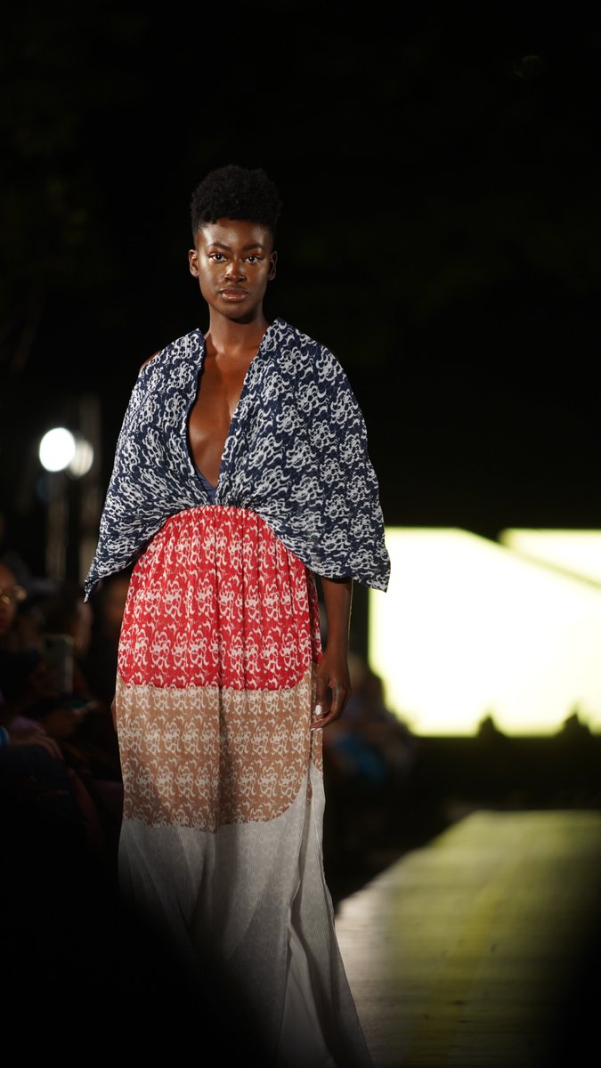 HFRmovement's tweet photo. Let’s take a journey down memory lane!

HFR’s 14th Annual Fashion Show and Style Awards showed collections from these 4 designers:

Harbison Studio by Charles Harbison
Johnathan Hayden
Tier NYC
June79 NYC by Shawn Pean

#NYFW #NYFW2022 #HARBISON #JonathanHayden #TIERNYC #JUNE79 https://t.co/Sqe3xw41kT