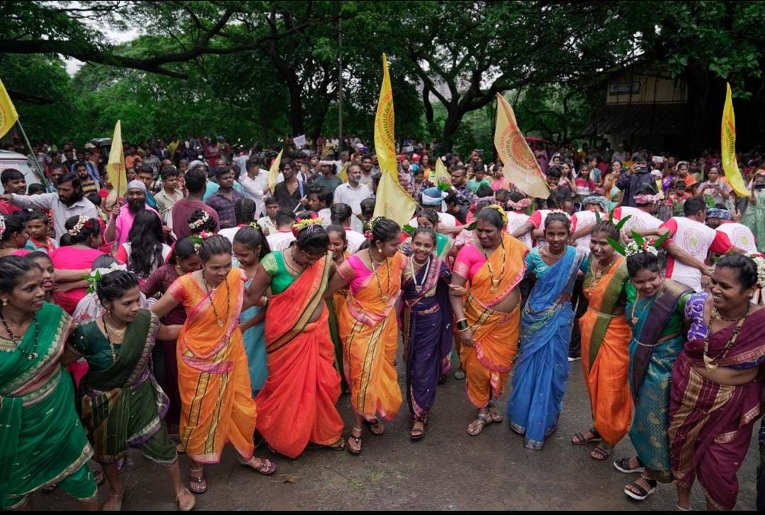 International day of world's indigenous people was celebrated in a grand way today in Aarey. The parade started from SGNP and ended at picnic point in Aarey. May the हिरवा देव and वाघोबा देव protect and bless their realm