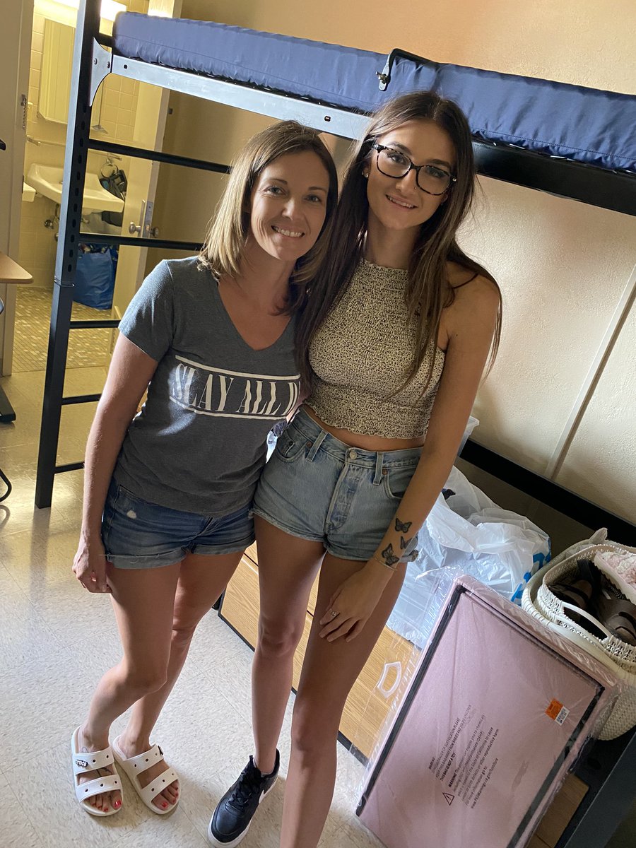 OU_HRL's tweet image. Having all the fun, day one, Move-In vibes! 😁#oumovein22