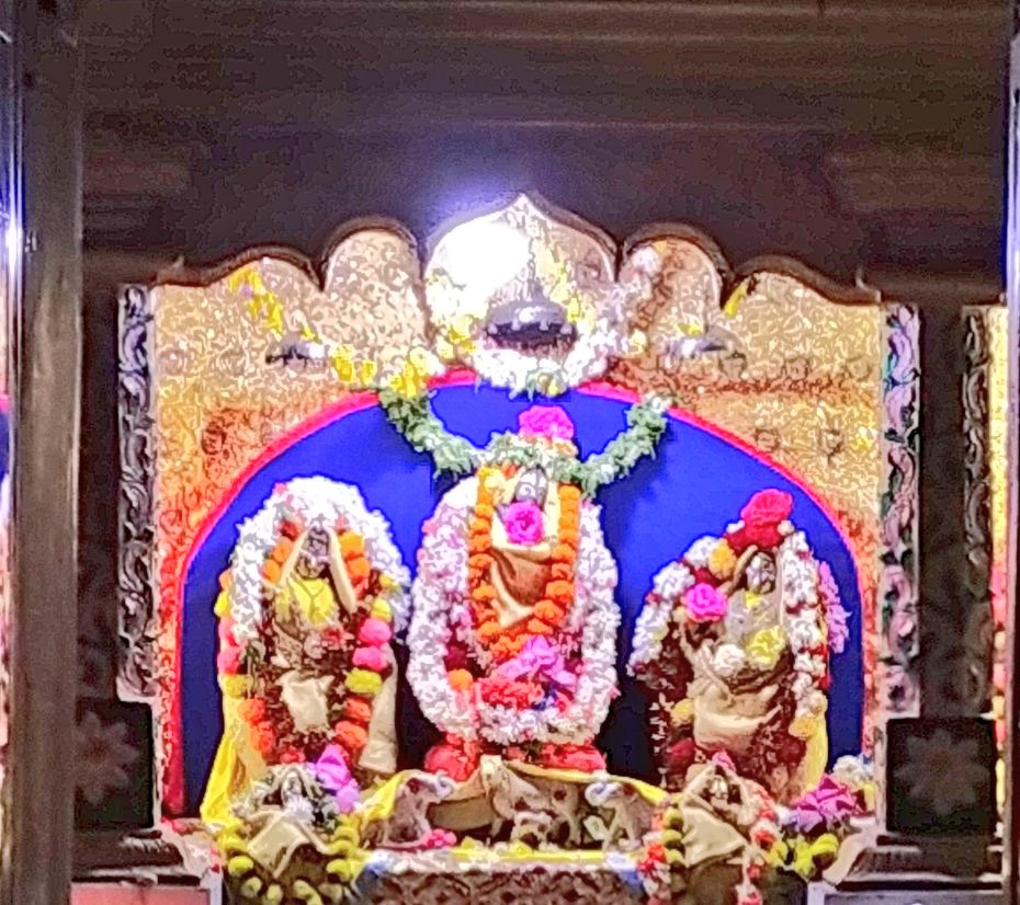 VAdkri's tweet photo. ଗୁପ୍ତ ବୃନ୍ଦାବନେ ମାଳତୀ ଝୁଲଣ
ତୃତୀୟ ସନ୍ଧ୍ୟା
#Parala
#JhulanaJatra2022 https://t.co/RNW6E53VG8