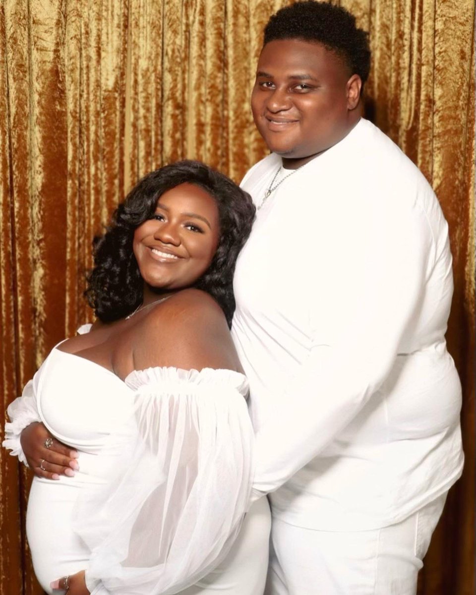 DaiRaichel_'s tweet photo. we absolutely can’t wait to meet you🤍🌙

Oh and we’re engaged💍😊

#BlackLove #LightsCameraJackson https://t.co/jrwPsMvyz2
