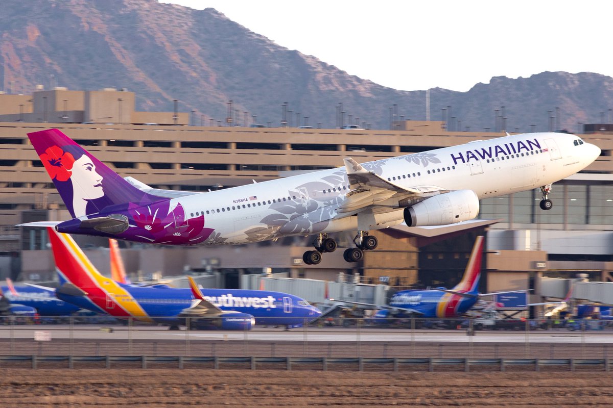 PhoenixSpotting's tweet photo. Here is an airline I didn’t get to see in Salt Lake this summer! @hawaiianairlines currently has 1 daily flight to HNL every morning but used to have an additional flight to OGG operated by the A321N. https://t.co/sm3o3y9gYd