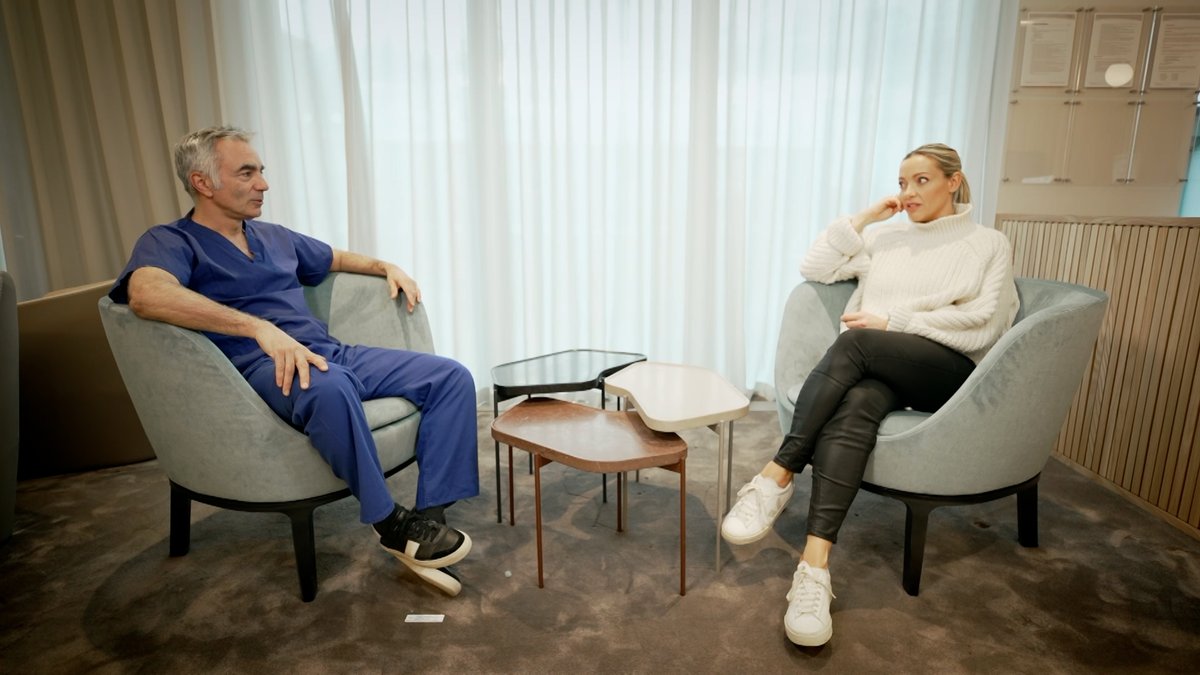 channel5_tv's tweet photo. 💬 @CherryHealey: 100 women in a room - how many of those women have problematic #periods?

💬 Consultant Gynaecologist: 20% of those women, if not more.

📺 Women's Health: Breaking the Taboos starts tonight at 7pm on 
@channel5_tv
 
#WomensHealth #TimeToTalkAboutIt https://t.co/eUz2QT6NUi