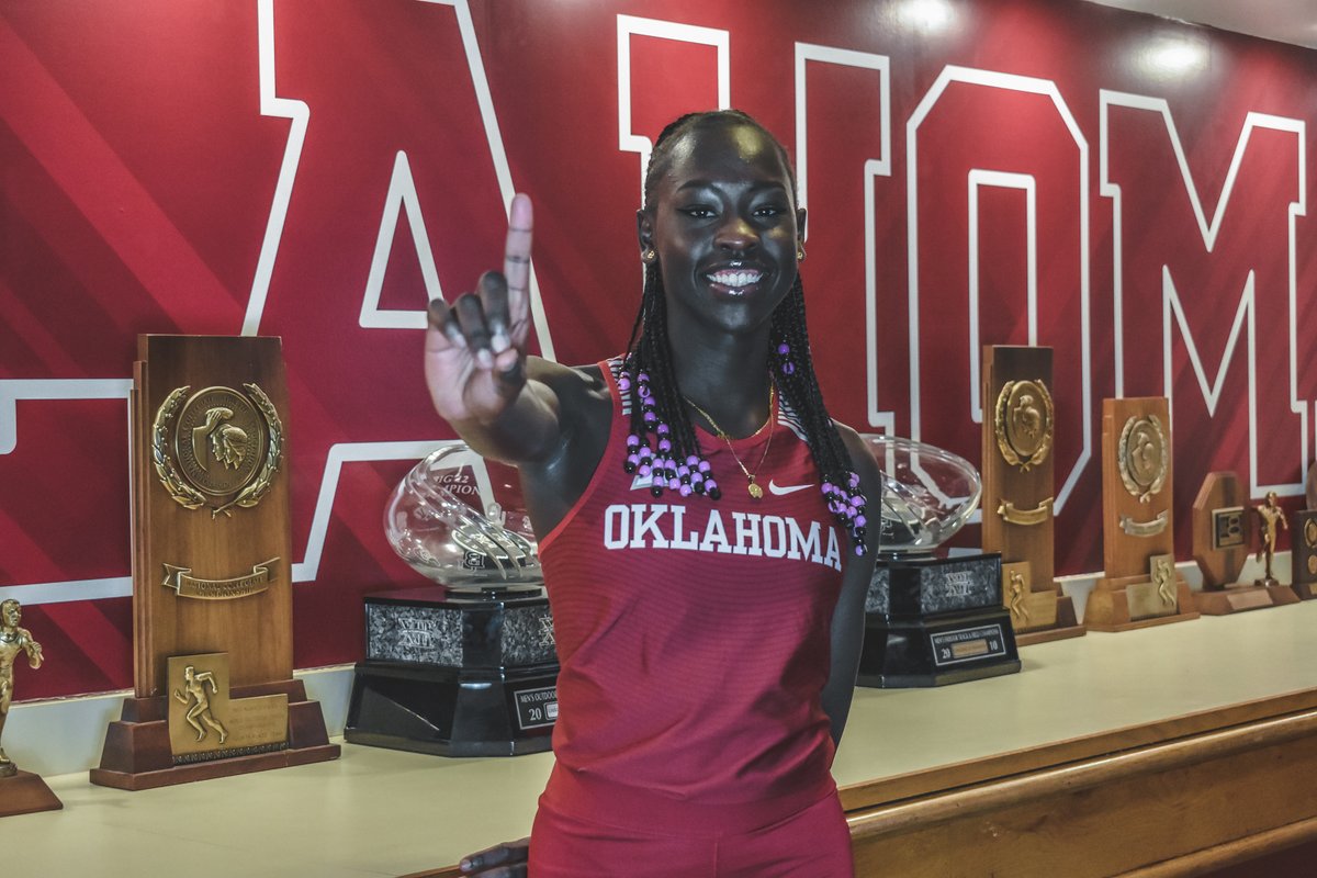 𝙃𝙐𝙂𝙀 shoutout to our two #Sooners on their incredible showing at the #WorldAthleticsU20 Championships! 🗣

Jenna James took fifth in the 4x400 relay and Agur Dwol grabbed 12th in triple jump!

#BoomerSooner ☝💨