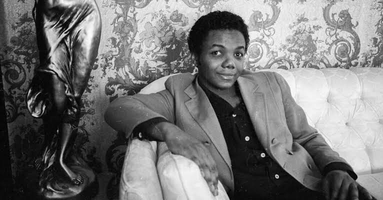 I just woke up to the news of Lamont Dozier's passing. 

My condolences to the family. Thank you so much Lamont for your musical input, for your amazing songwriting, for introducing Scherrie Payne to Mary Wilson to be the next lead singer of the Supremes, .