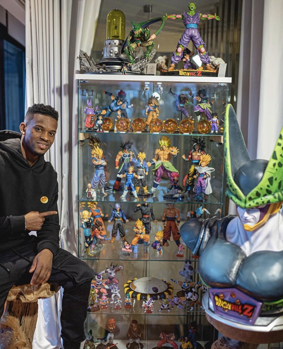 Footballtweet's tweet photo. Nelson Semedo's Dragon Ball Collection. 🐉🇯🇵 https://t.co/93CNDgVATE