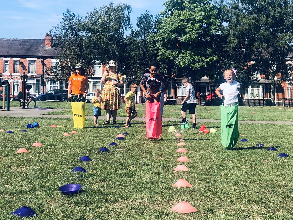 TheWishingWellP's tweet photo. Today we were at Westminster Park
We enjoyed lots of water and ice lollies to keep cool in the hot weather.

1️⃣7️⃣ children attend the morning session 
1️⃣5️⃣ unique participants 

4️⃣4️⃣Children attend the afternoon session 
2️⃣4️⃣ Unique participants
#HAF2022 #wishingwell #StartWell https://t.co/mC1h6XBOHS