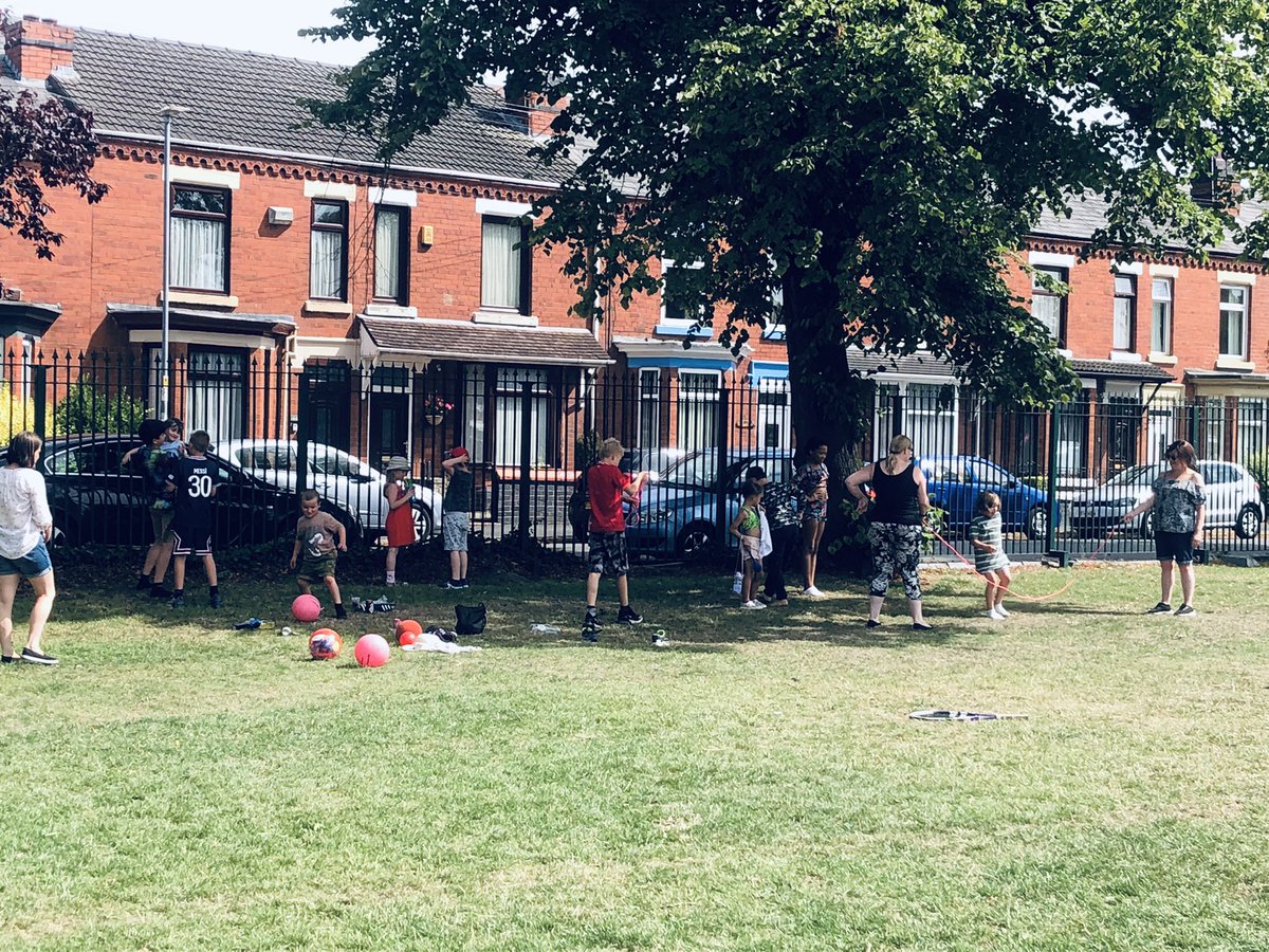 TheWishingWellP's tweet photo. Today we were at Westminster Park
We enjoyed lots of water and ice lollies to keep cool in the hot weather.

1️⃣7️⃣ children attend the morning session 
1️⃣5️⃣ unique participants 

4️⃣4️⃣Children attend the afternoon session 
2️⃣4️⃣ Unique participants
#HAF2022 #wishingwell #StartWell https://t.co/mC1h6XBOHS