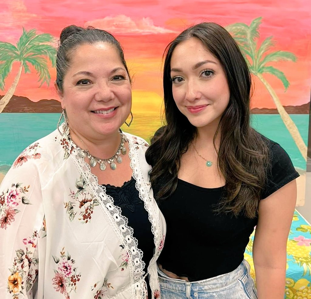 EriCruzLISD's tweet photo. Education @JimPlain is a Family Affair! Look at these phenomenal mother/daughter duos who are a part of our teaching staff! 😍 #1LISD #PlainPride  
@2ndPlain @HughesClass3 https://t.co/YKEQzgxjlN