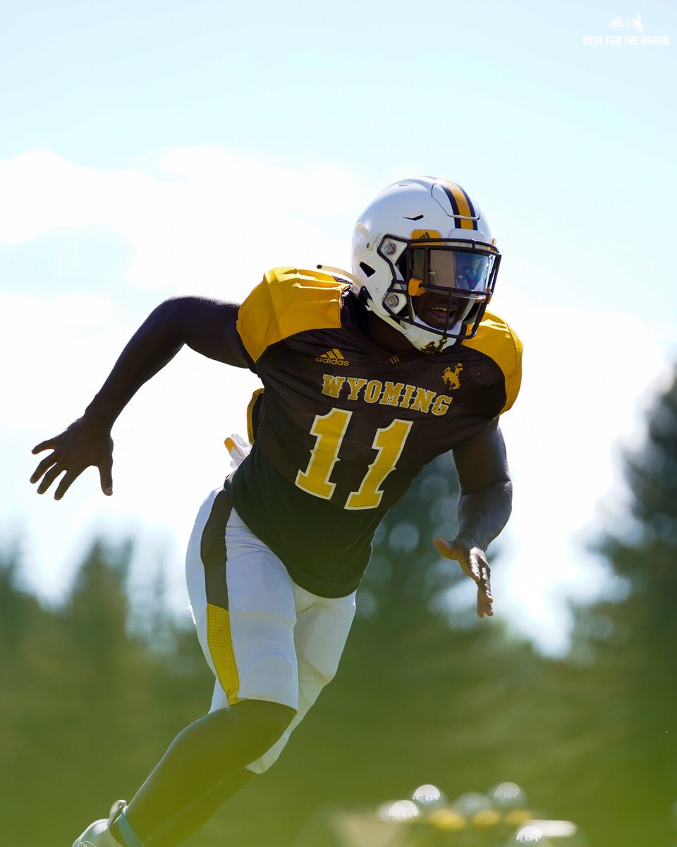 wyo_football's tweet photo. The Tuesday practice frames 📸🏈 https://t.co/6Ph7LzXvSB