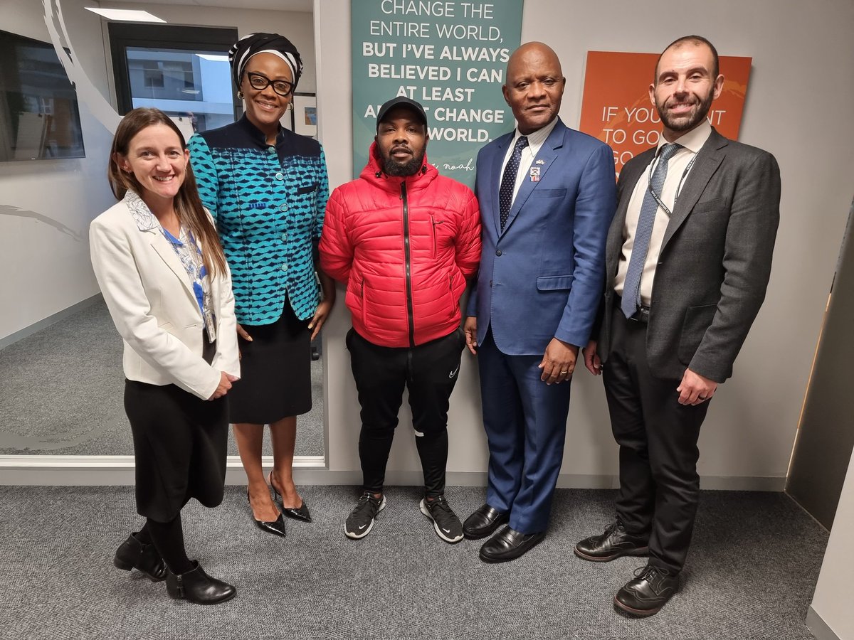 Thank you @PEPFAR for funding the largest CLM model globally @RitshidzeSA w/ quantitative & qualitative data collected from 55k patients & 6k key populations. @UNAIDS values our partnership w/ PLHIV orgs, SA govt & PEPFAR to move from community engagement to community L/dership.
