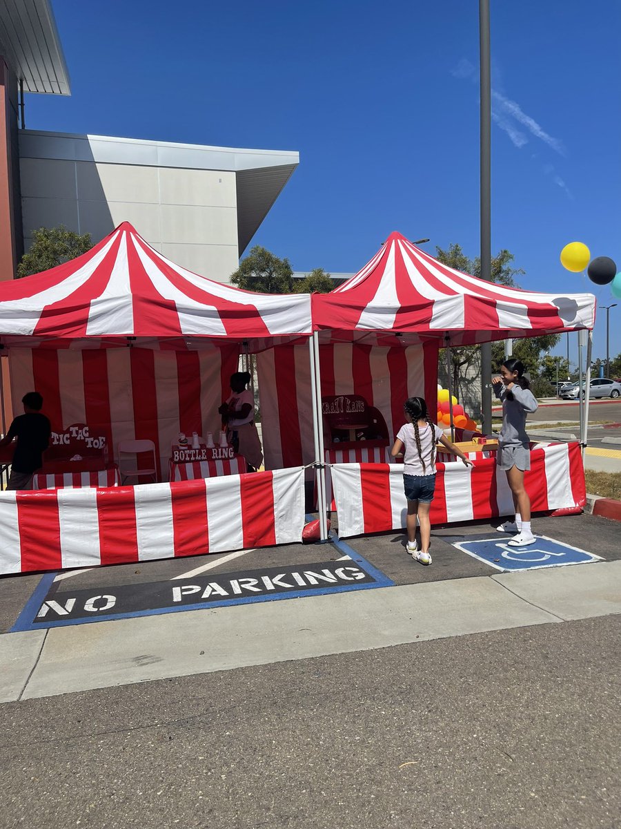 DrKingTina's tweet photo. 🏃🏾♀️ 🏃♂️ 🏃 Run over to SDCCE #Mesa Campus for our #Exploration Day!
Are you interested in learning about all of our FREE programs and what we offer?? Come over and eat, have fun and engage with us! 🍿🥤
We are enrolling students on the spot!!
#CEMesa
#SDCCE
#ExploreWithUs https://t.co/9oIQMFJJoZ