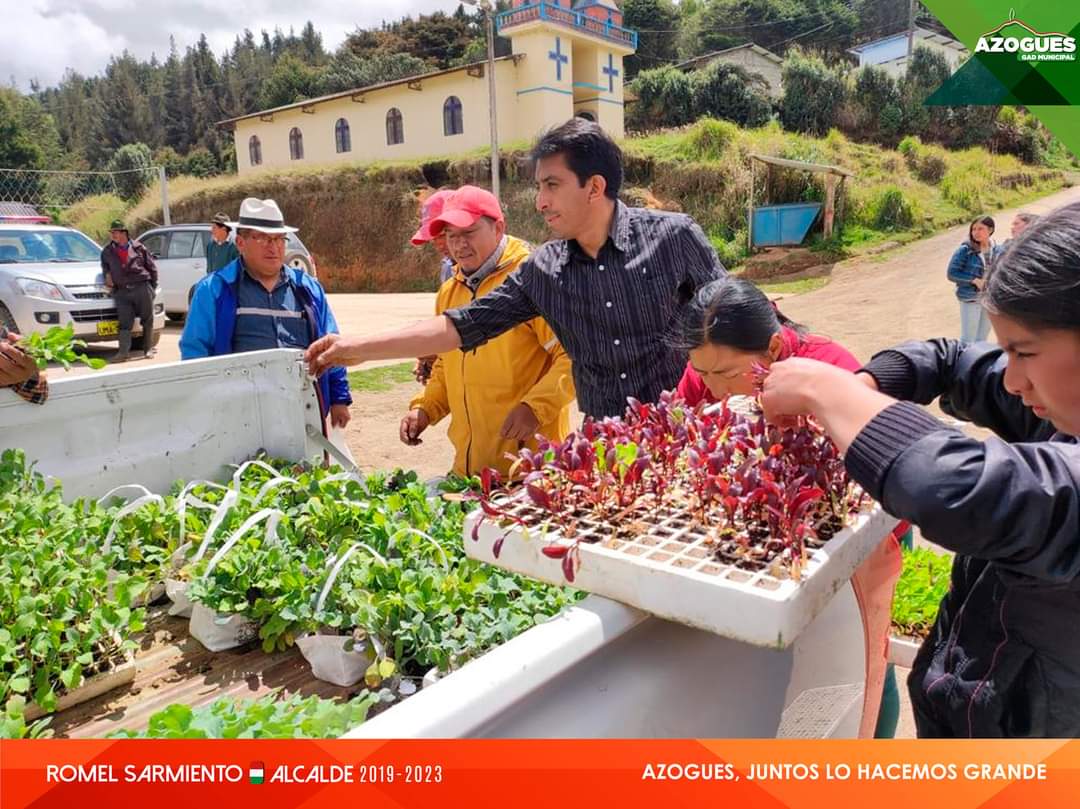 MAzogues's tweet photo. !Trabajo en territorio!👍
➡️Visitamos la comunidad de Queseras - Pindilíg, entregamos plántulas, a través de @Acción Social  y participamos de minga comunitaria.
🤝El compromiso de nuestro Alcalde, seguir ejecutando obras.
#UnidosSomosMás
#AzoguesJuntosLoHacemosGrande https://t.co/Ila9H9mTaM