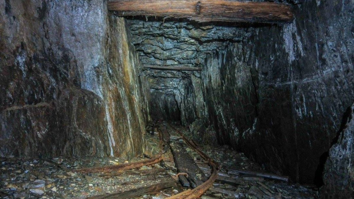 NatlHydroAssoc's tweet photo. One of the most pressing challenges facing electrical grids is #energystorage. @michigantech has put together a group of engineers and scientists to study the potential of #pumpedstoragehydropower technology in abandoned deep-shaft mines. https://t.co/JP73WBQUzn https://t.co/v894bAN6Uf