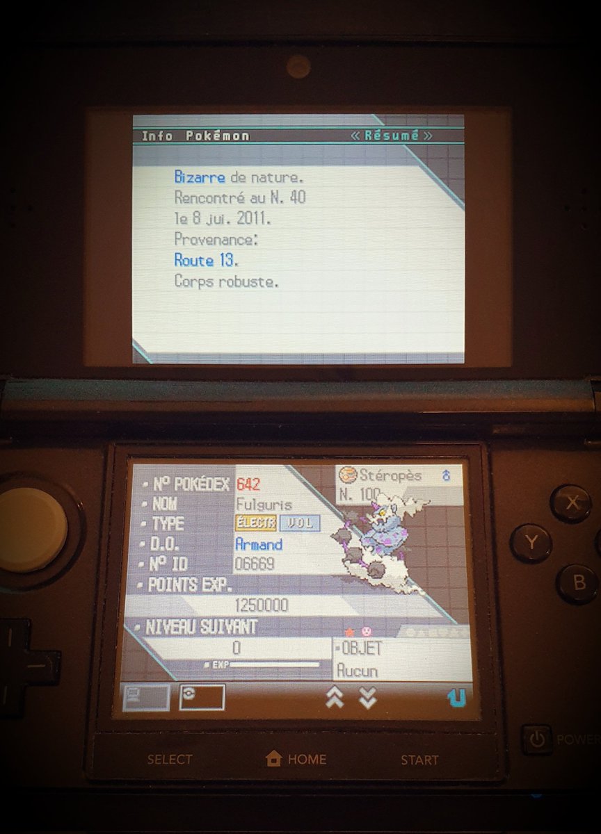 MaitreArmand's tweet photo. En 2011 - le VGC en était à ses débuts - je remportais une compétition de shinyhunting par équipe en trouvant ce Fulguris.
11 ans plus tard, je peux et je vais disputer les Championnats du Monde à ses côtés.
Je verse ma petite larme. https://t.co/ww1bxWv0MV