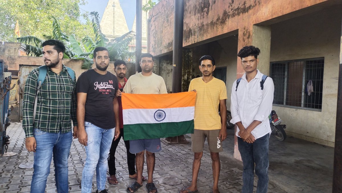 VijayDh70717949's tweet photo. #HarGharTiranga
#YCDP2022
@ZDHaryana
@Nyksindia @NykYamunanagar https://t.co/Qty61nolgn