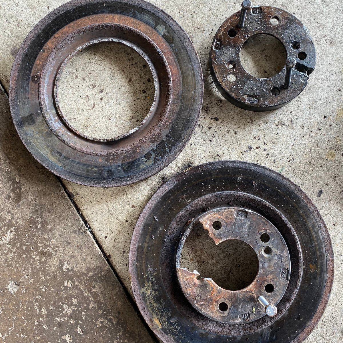 TheLiftGarage's tweet photo. When it's time to replace your brakes!
We're really grateful for low-cost repairs so that these brakes didn't have to wait one more minute to be replaced! #safecars #securelives #theliftgarage https://t.co/YSO7BlE0yf