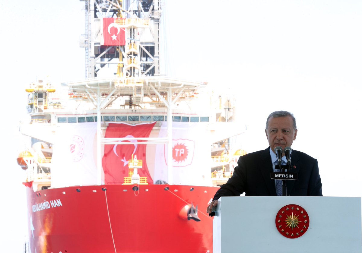 deryayanikashb's tweet photo. Türkiye’nin enerji alanındaki yeni vizyonunun sembolü, Mavi Vatandaki filonun en güçlüsü Abdülhamid Han’ı Akdeniz’deki Yörükler-1 kuyusuna uğurladık. 🚢 
 
Hayırlı haberlerini bekliyoruz inşallah. 
Her sondajından bereket fışkırsın.🇹🇷 https://t.co/N761Eojb3J