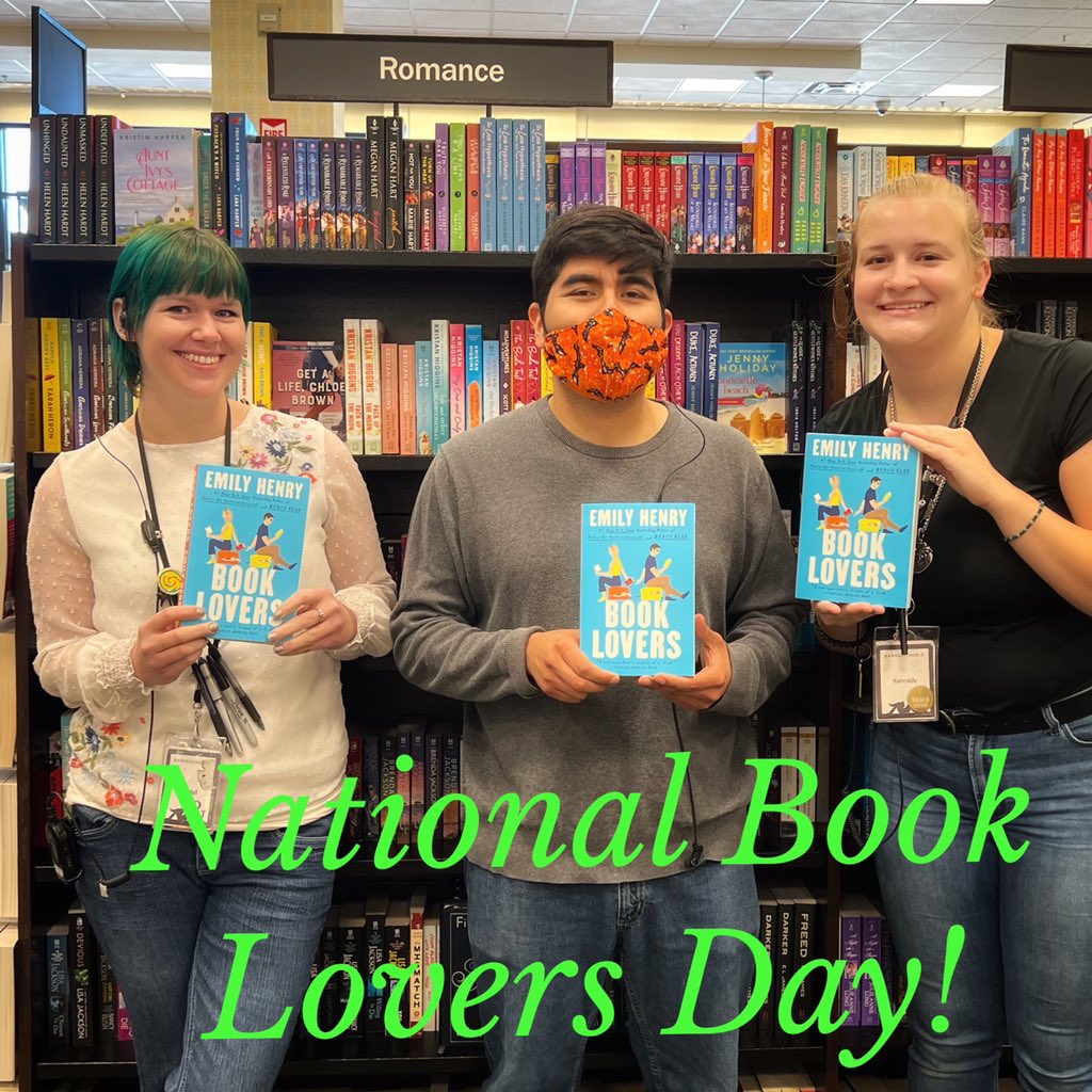 ❤️📚❤️ Happy National Book Lovers Day! From all of us book lovers to you- today is our day! 
Tell us- how are you celebrating, and what are you reading?
#bookloversday