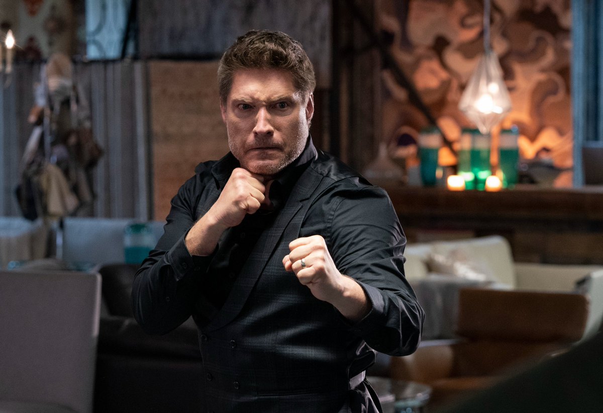 geekardmx's tweet photo. PRIMER VISTAZO 👊
#Netlifx la liberado estas imágenes de la quinta temporada de #CobraKai 😱 Recuerden que la serie regresa este 9 de septiembre, ¿emocionados? https://t.co/tLa6eeoAIU