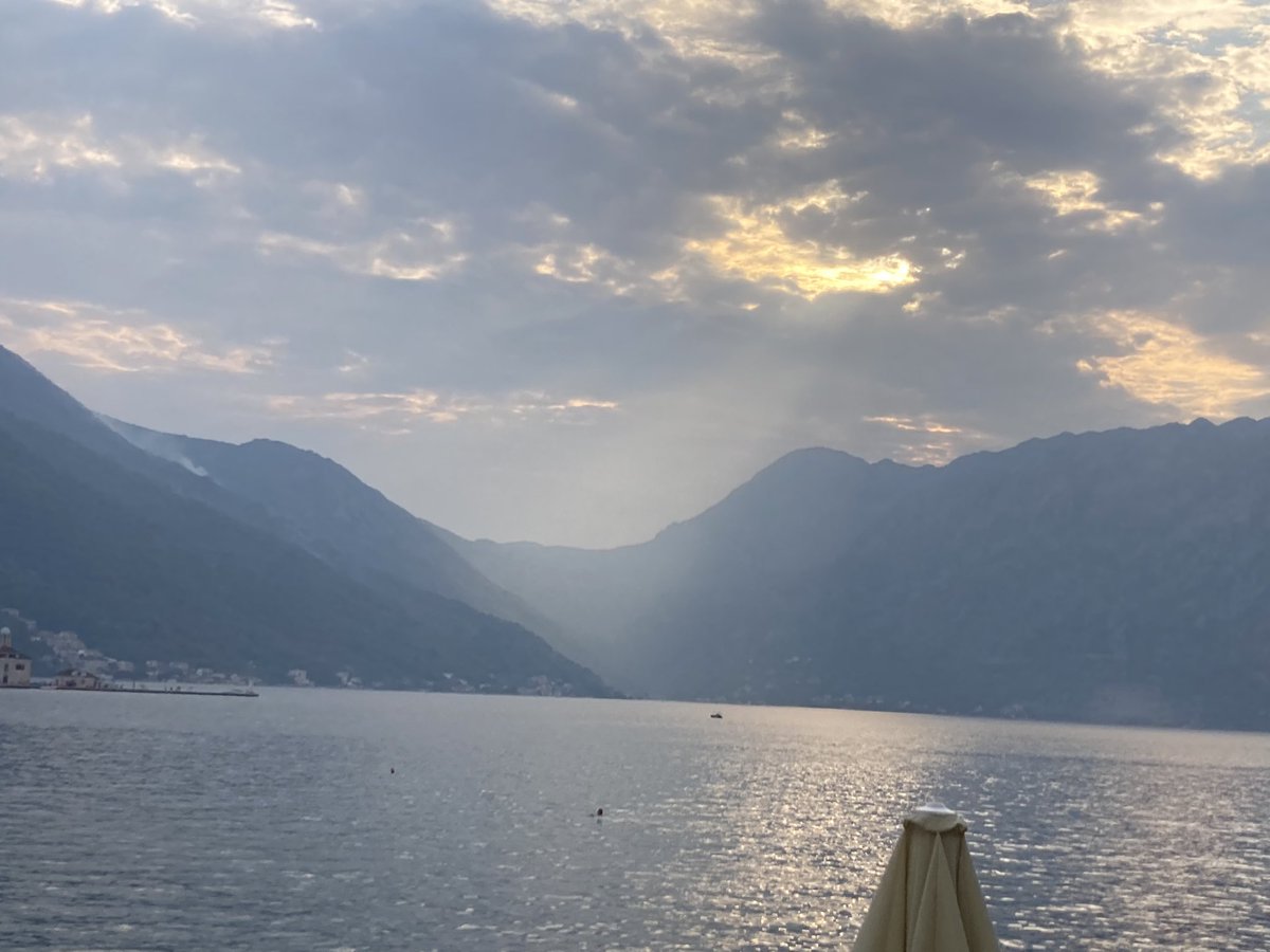 elvalucia2's tweet photo. Perast Montenegro https://t.co/06a7wNiEYo