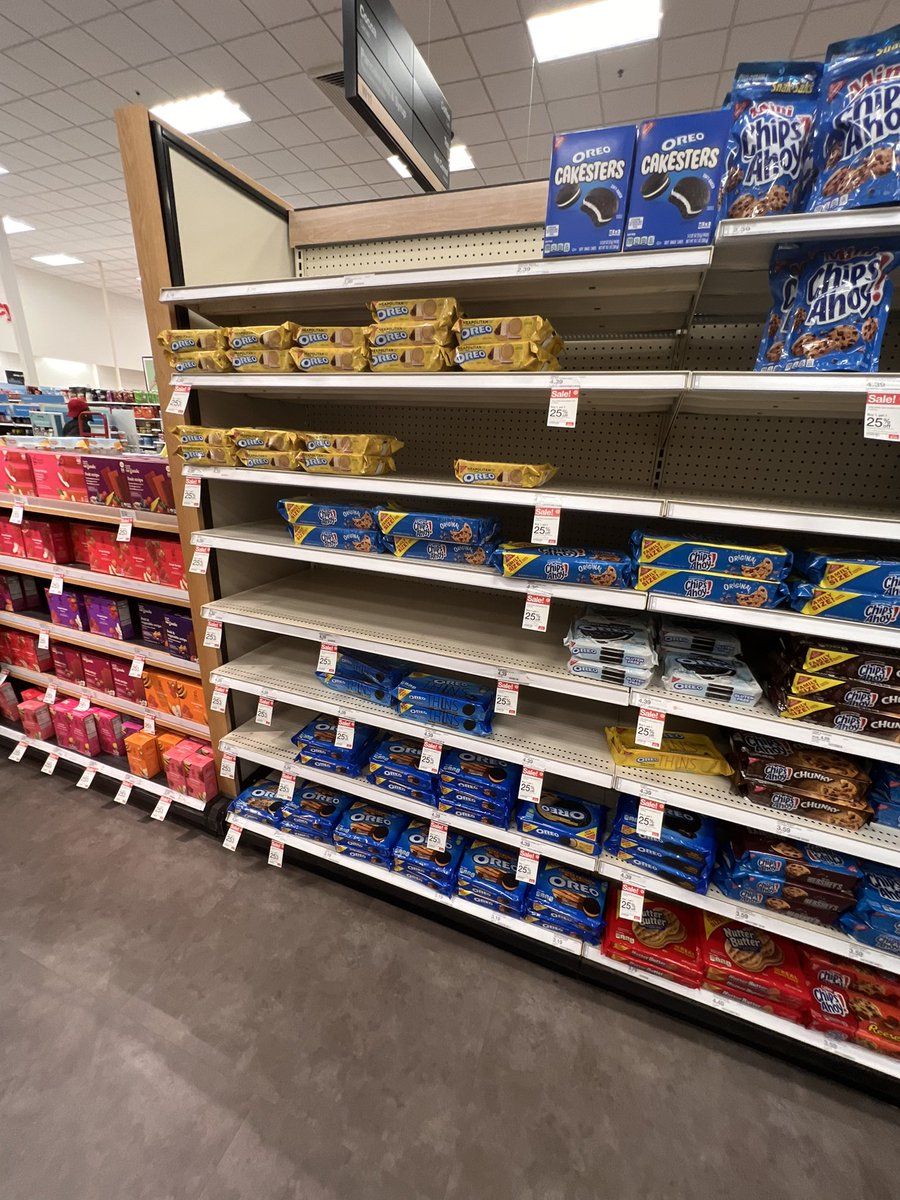 stopasyougo's tweet photo. Not enough people are talking about the Oreo shortage @nabisco https://t.co/fChDC2QfnR