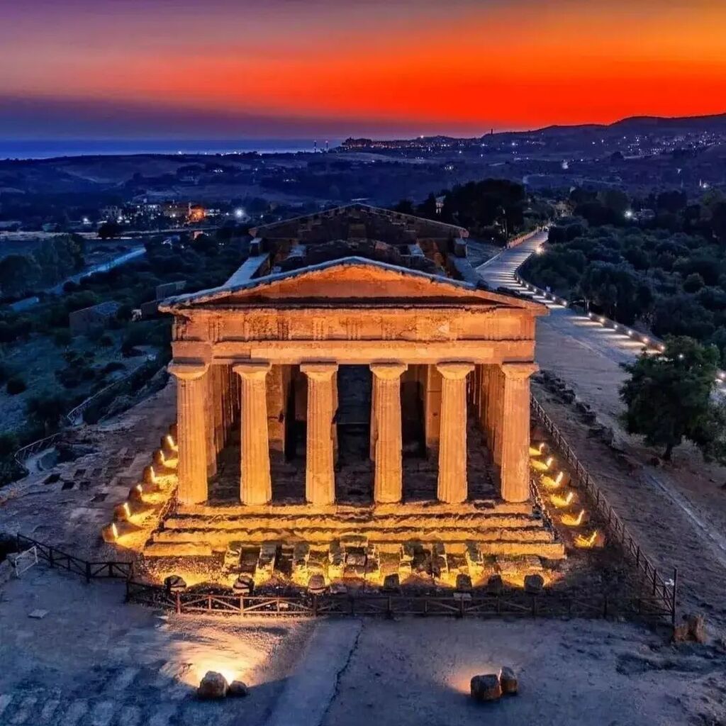 myagrigento's tweet photo. Non serve aggiungere altro... 😍
.
.
.
There is no need to add anything else... 😍
.
.
Regram 📸© @pillole.di.sicilia 👏
#agrigento #sicilia #sicily #italia #italy #travel #myagrigento https://t.co/FDpZ8tek5O https://t.co/rU2dPgEbwX