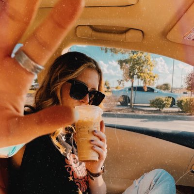 taylormweeks's tweet photo. #NewProfilePic https://t.co/KywUNTJf8j
