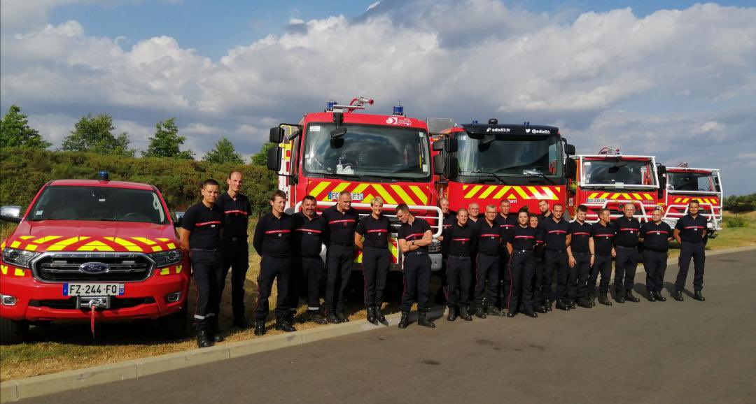 🚒 Ce soir un groupe d’intervention du <a href="/sdis53/">Sapeurs-pompiers 53</a> part en renfort dans le département voisin du Maine et Loire qui est durement touché par un très grave incendie ! #solidarité <a href="/SDIS_49/">Sapeurs-pompiers de Maine-et-Loire - SDIS 49</a> <a href="/SecCivileFrance/">Sécurité Civile</a> <a href="/PompiersFR/">Pompiers de France</a> <a href="/GDarmanin/">Gérald DARMANIN</a> <a href="/carolinecayeux/">Caroline Cayeux</a> @FlorenceDabin