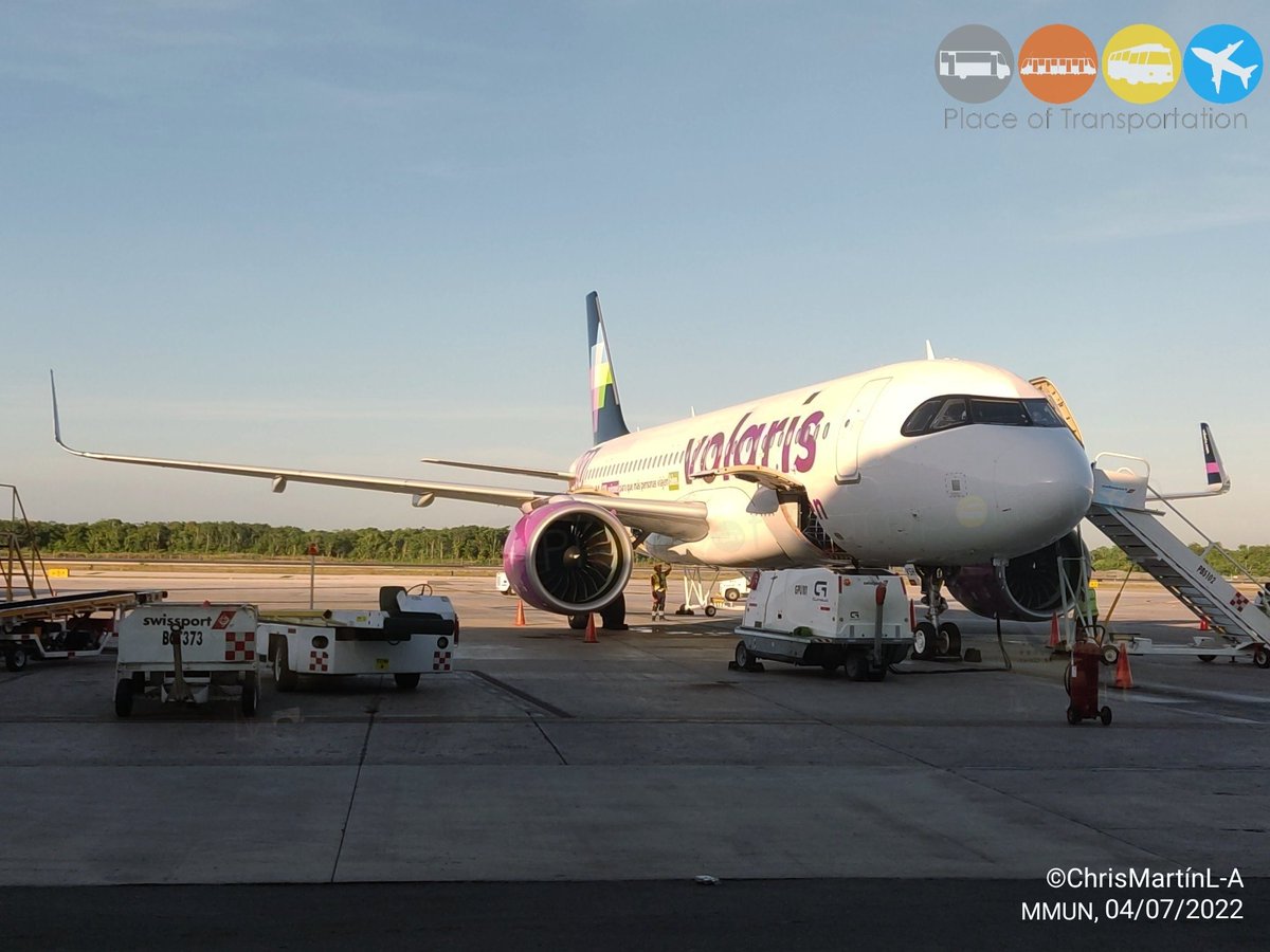 PlaceOfTranspo1's tweet photo. #MartesDeAviones #TuesdayPlaneSpotting
Volaris el mes pasado, rompió récord de mayor cantidad de #pasajeros transportados en su historia, ¡En hora buena!. En imágen, el @airbus #A320neo XA-VSH conmemorativo por ser el #avion número 100 en la flota.
We are @PlaceOfTranspo1 https://t.co/4LPLv89qEx