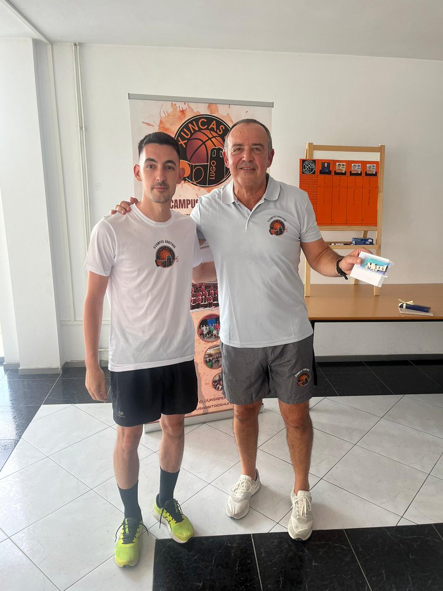 Benjamín Jiménez y Miguel A. Pérez han estado en el campus de árbitros <a href="/xuncas_d/">Campus</a>  realizando charlas sobre dirección y control de partido y variaciones y adaptaciones al criterio arbitral respectivamente.
#ArbitrosAEBA #Refereelife