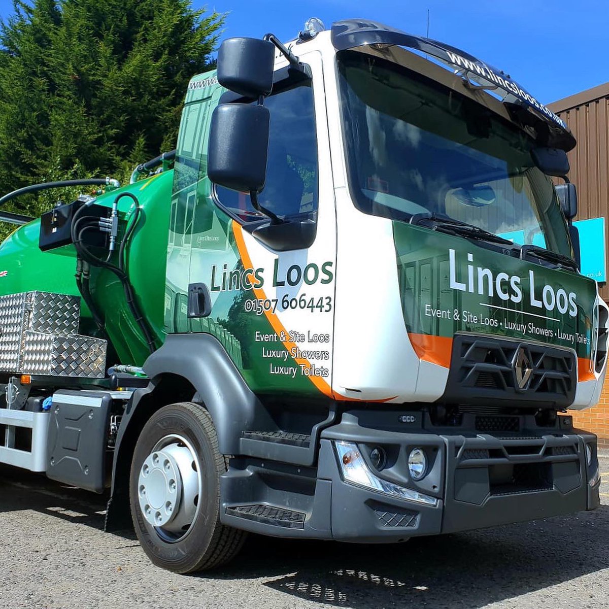 grssignscouk's tweet image. #newtrucktuesday for the guys at Lincs Loos #cabwrap @ArlonGraphics #slxpluscast #vehiclewrapping #grssigns