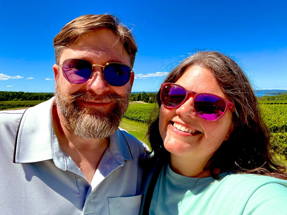 JJLilienthal's tweet photo. @JRLili2930 Sampling the wines⦠Mission Point Peninsula Michigan. #missionpoint #wine #traversebay #michigan https://t.co/bwW9zZNv73