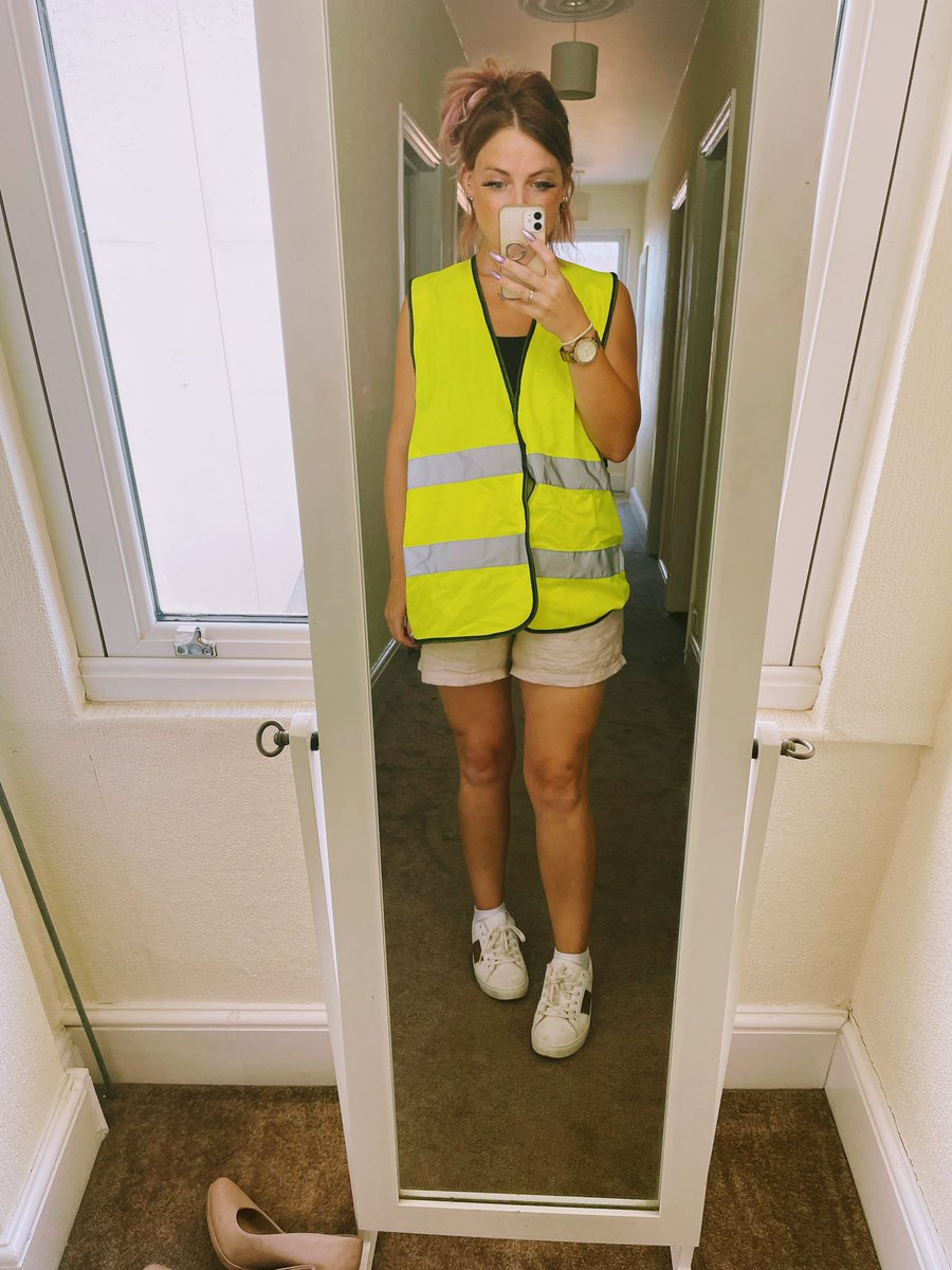 poppygibsonuk's tweet photo. From day to nightβ¦
so excited to be taking my first meals to the Homeless Hub tonight. Iβve got 12 meatballs and pasta with cheese and garlic bread π hope people like it! π΄ #Homeless #homelessHub https://t.co/Zr2mmbd9Dv